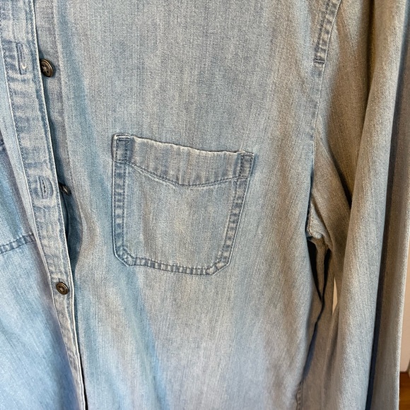 J. Jill Denim Shirt size Medium - Picture 3 of 6